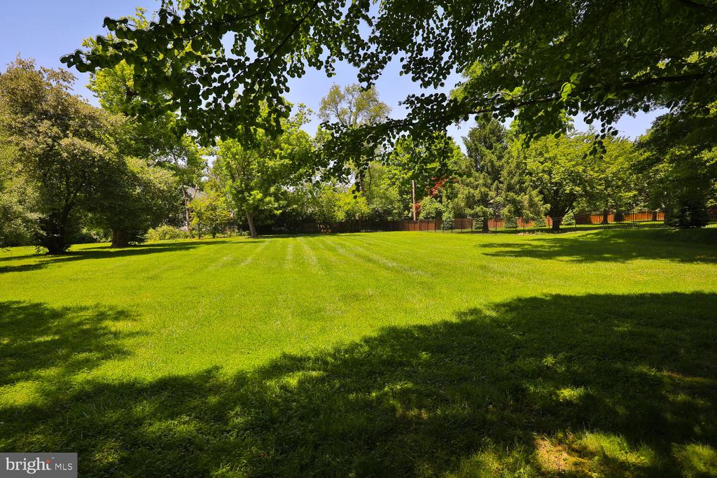 401 E MILL ROAD