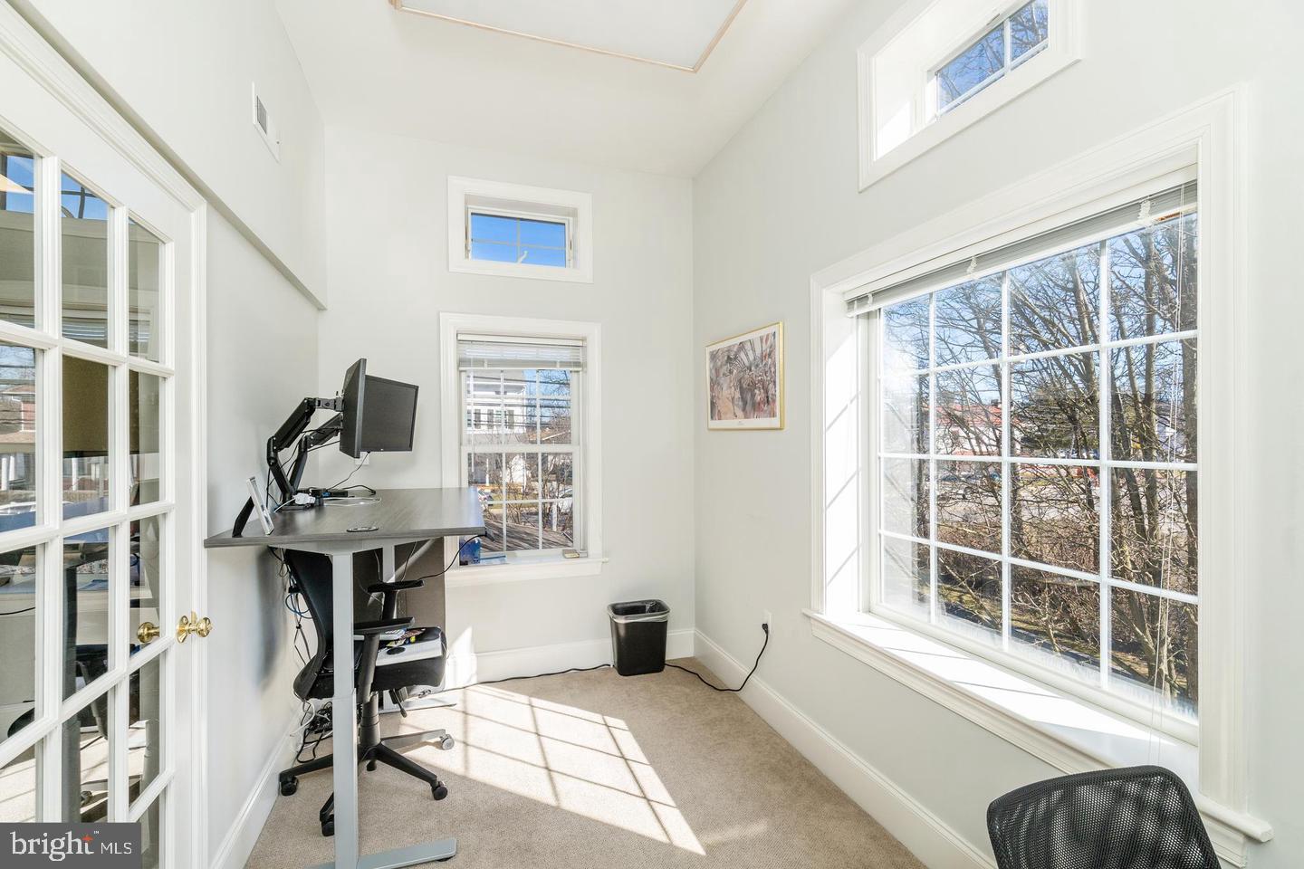 8 E GERMANTOWN PIKE