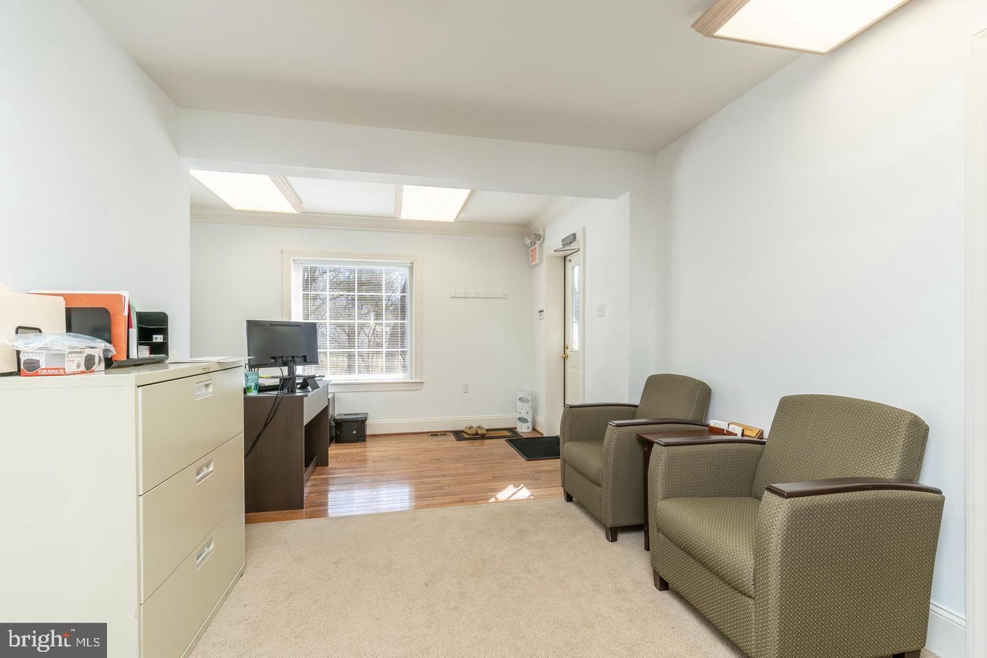 8 E GERMANTOWN PIKE