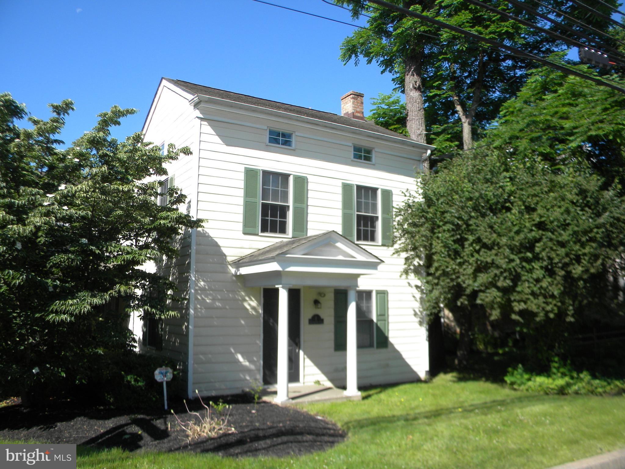 8 E GERMANTOWN PIKE