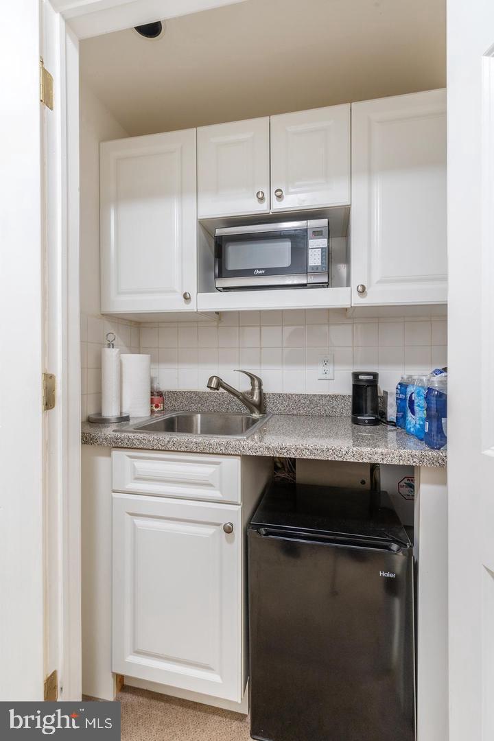8 E GERMANTOWN PIKE