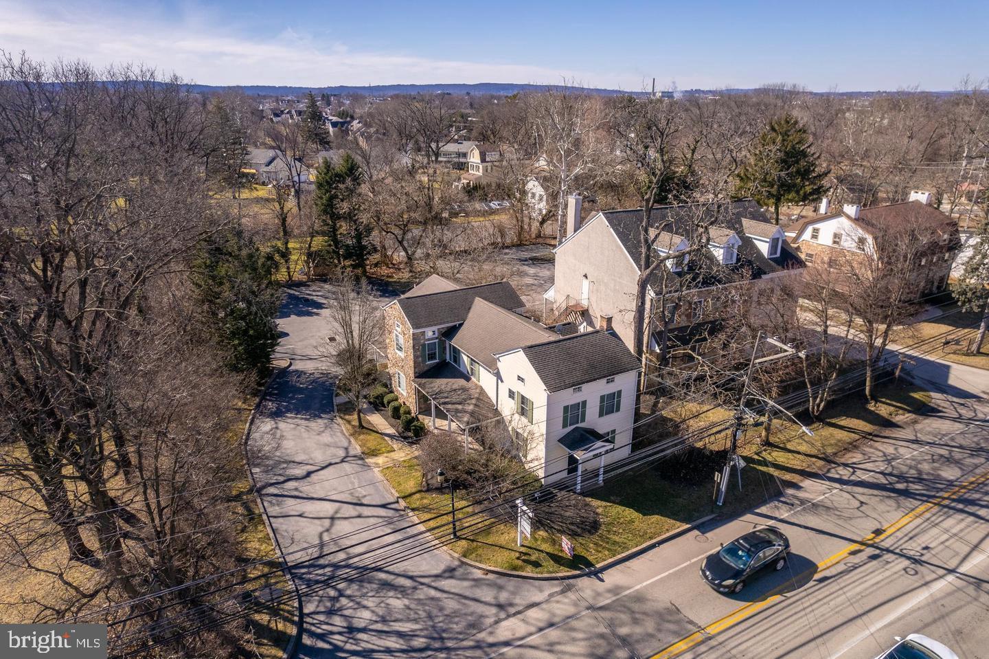 8 E GERMANTOWN PIKE