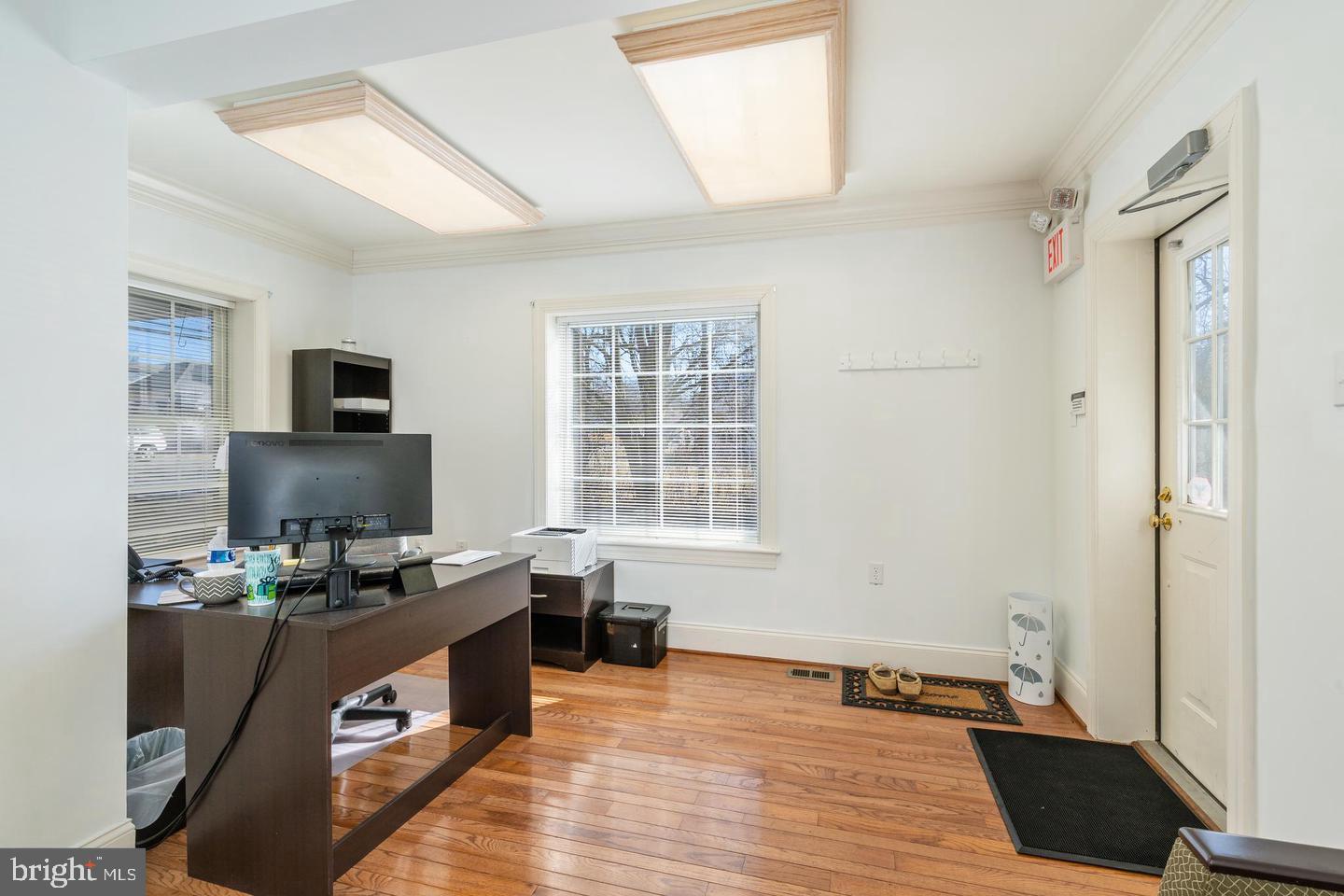 8 E GERMANTOWN PIKE
