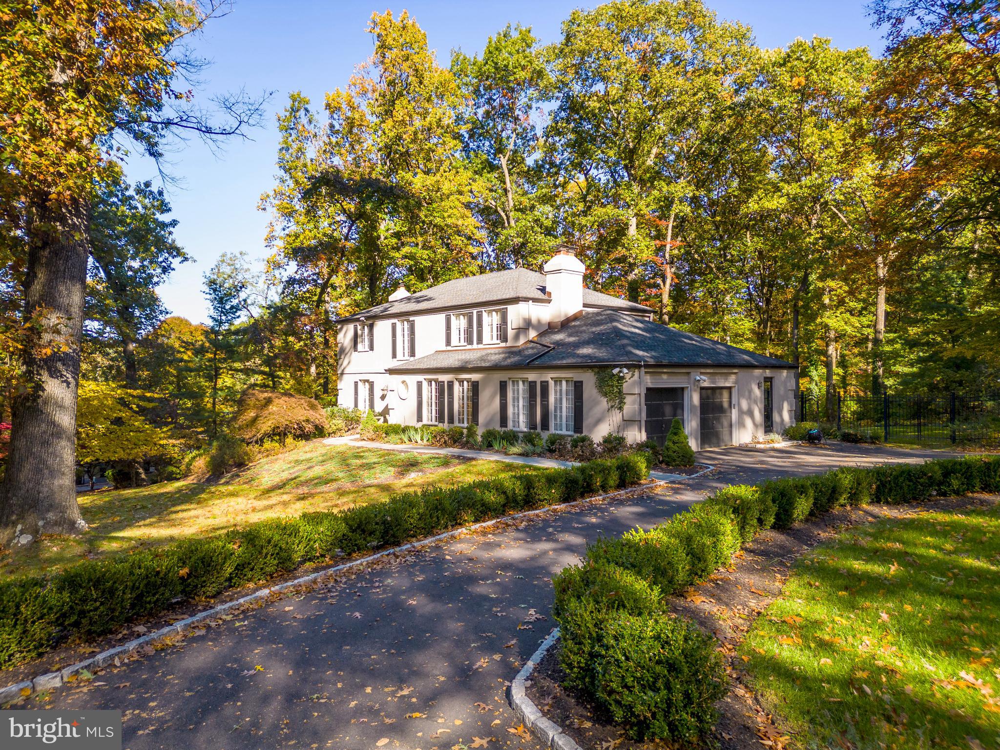 460 WOODLAND CIRCLE