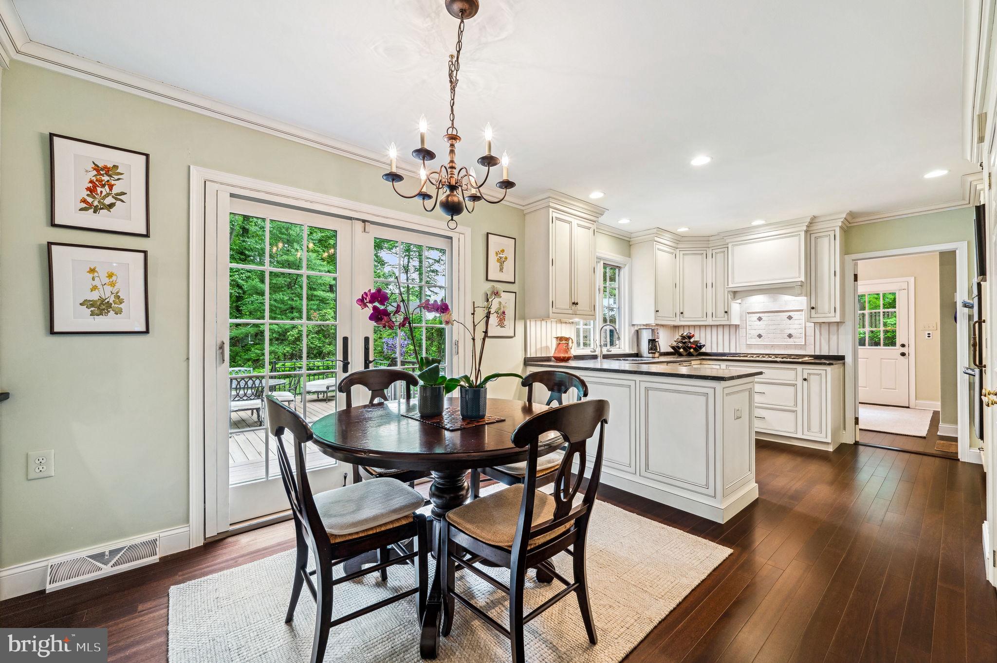 460 WOODLAND CIRCLE