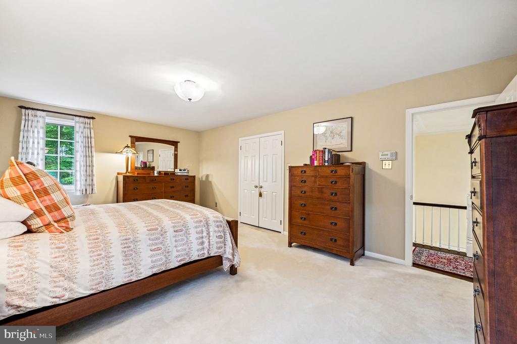 460 WOODLAND CIRCLE