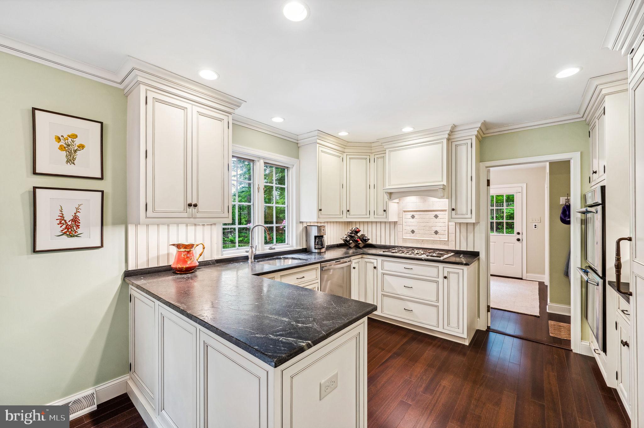 460 WOODLAND CIRCLE