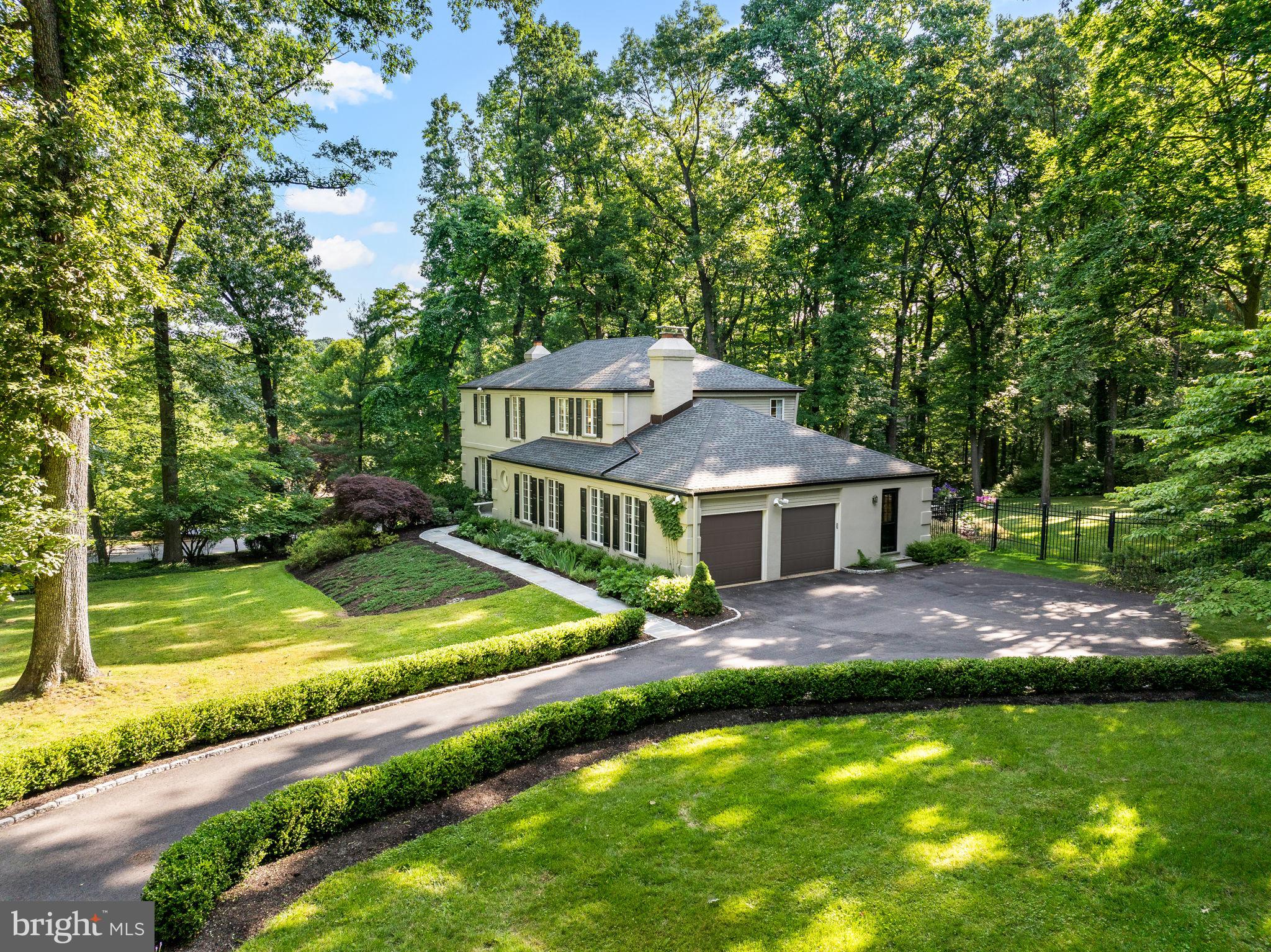 460 WOODLAND CIRCLE