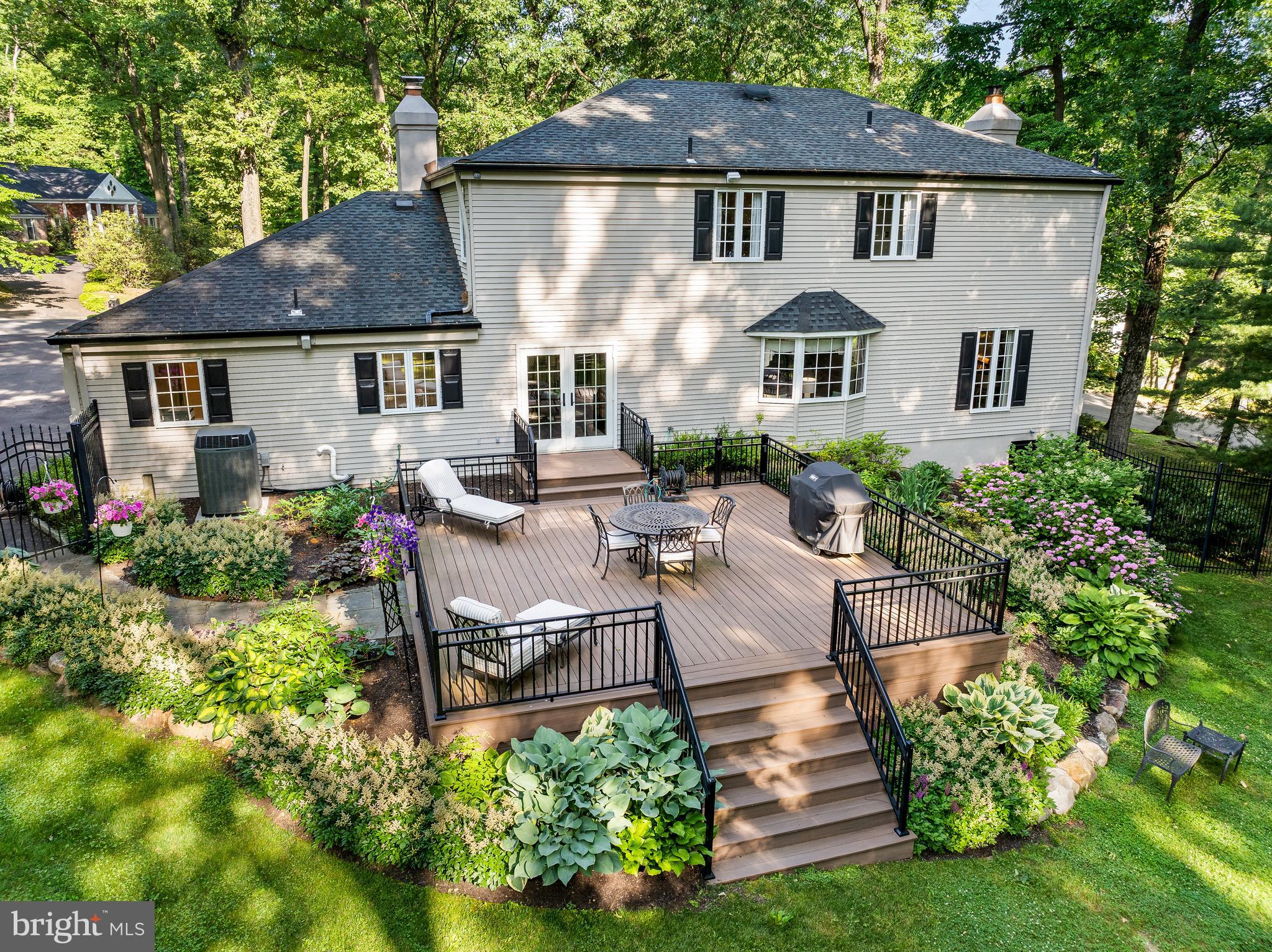 460 WOODLAND CIRCLE