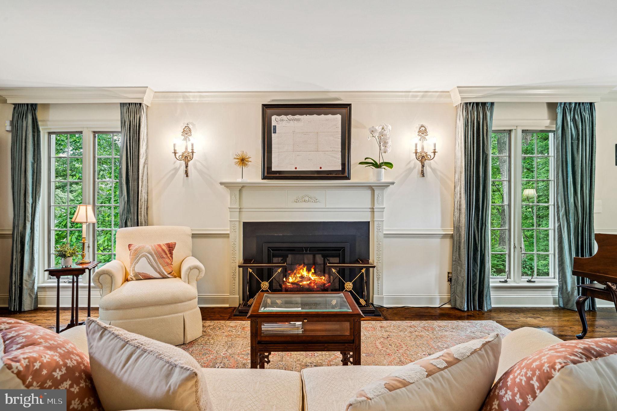 460 WOODLAND CIRCLE
