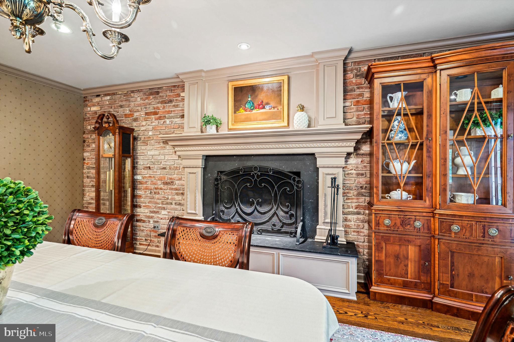 460 WOODLAND CIRCLE