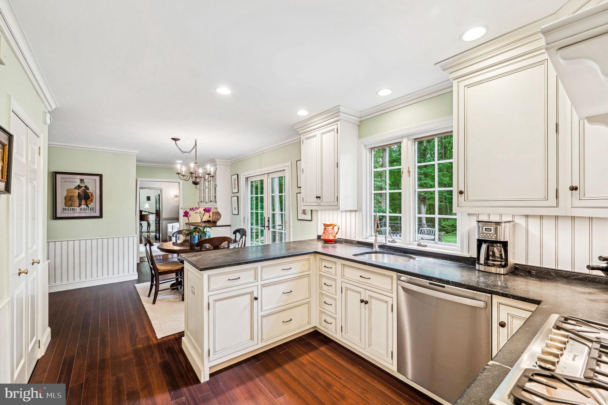 460 WOODLAND CIRCLE