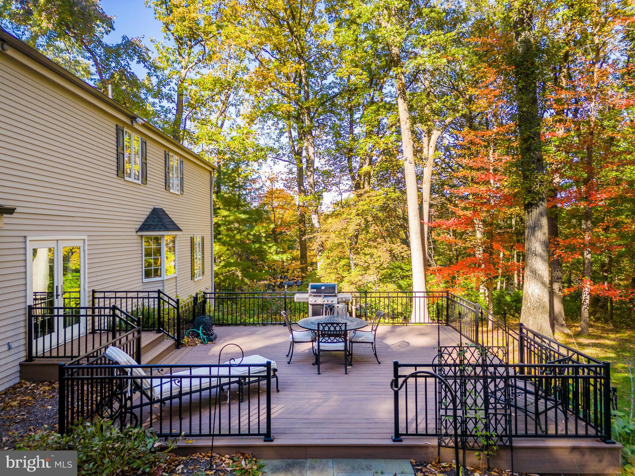 460 WOODLAND CIRCLE
