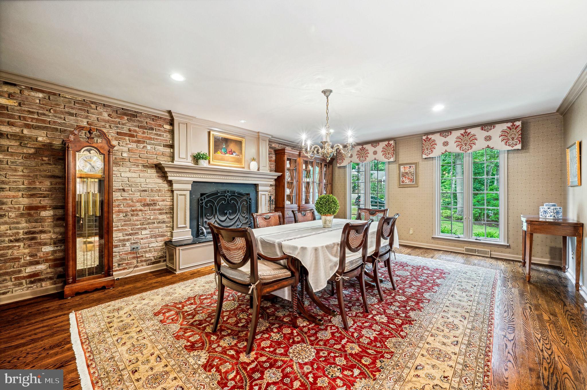 460 WOODLAND CIRCLE