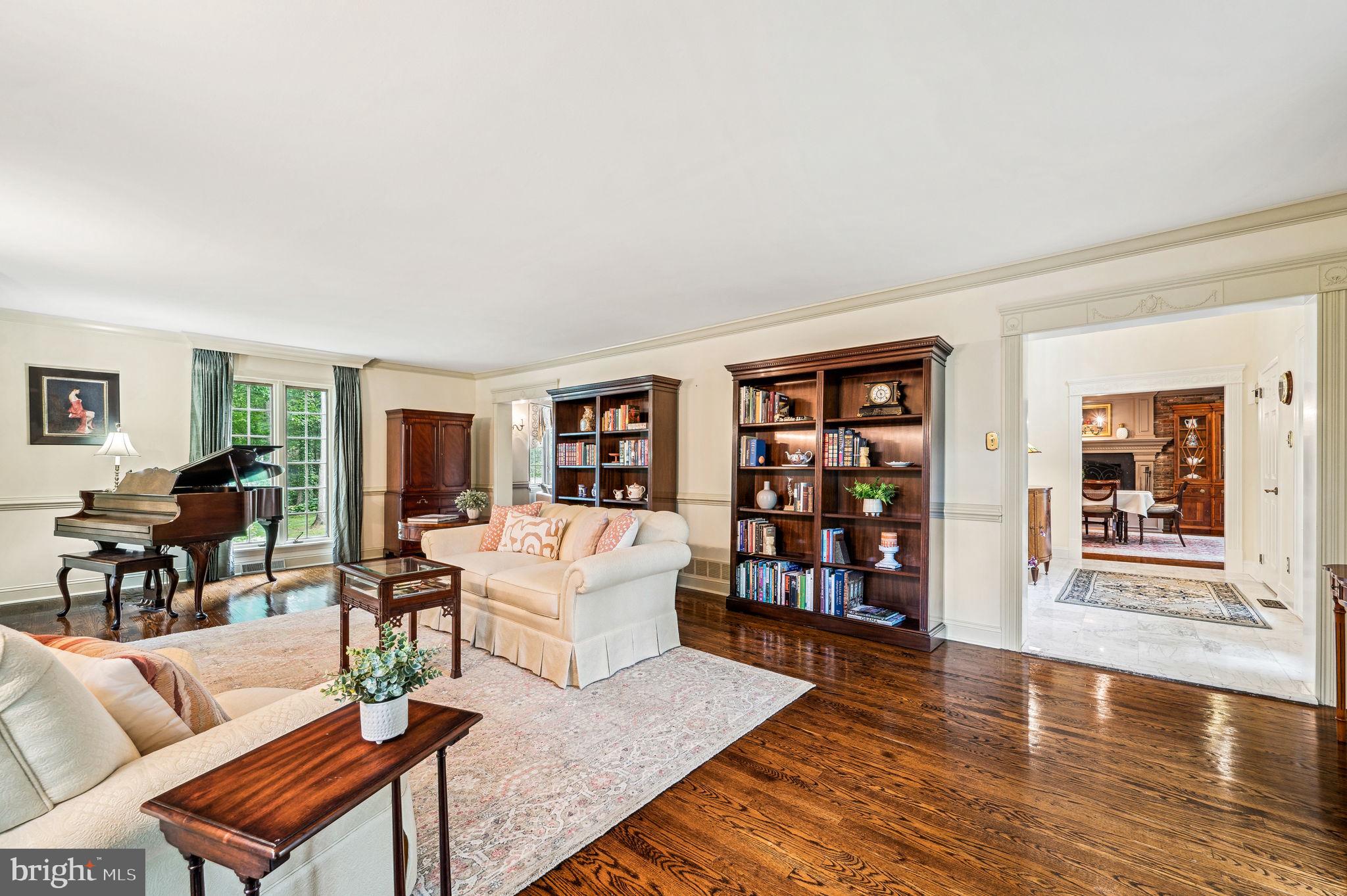 460 WOODLAND CIRCLE