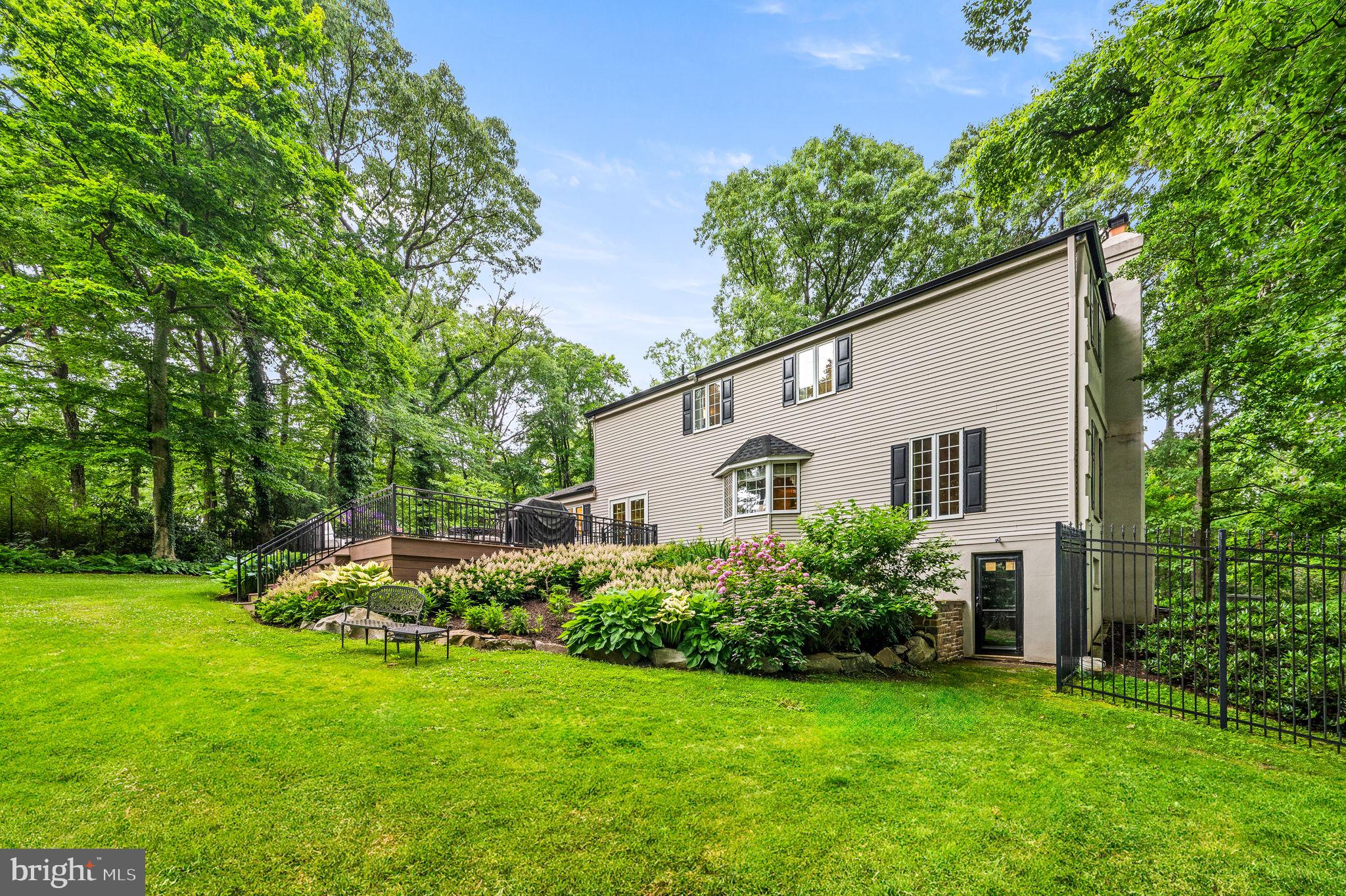 460 WOODLAND CIRCLE