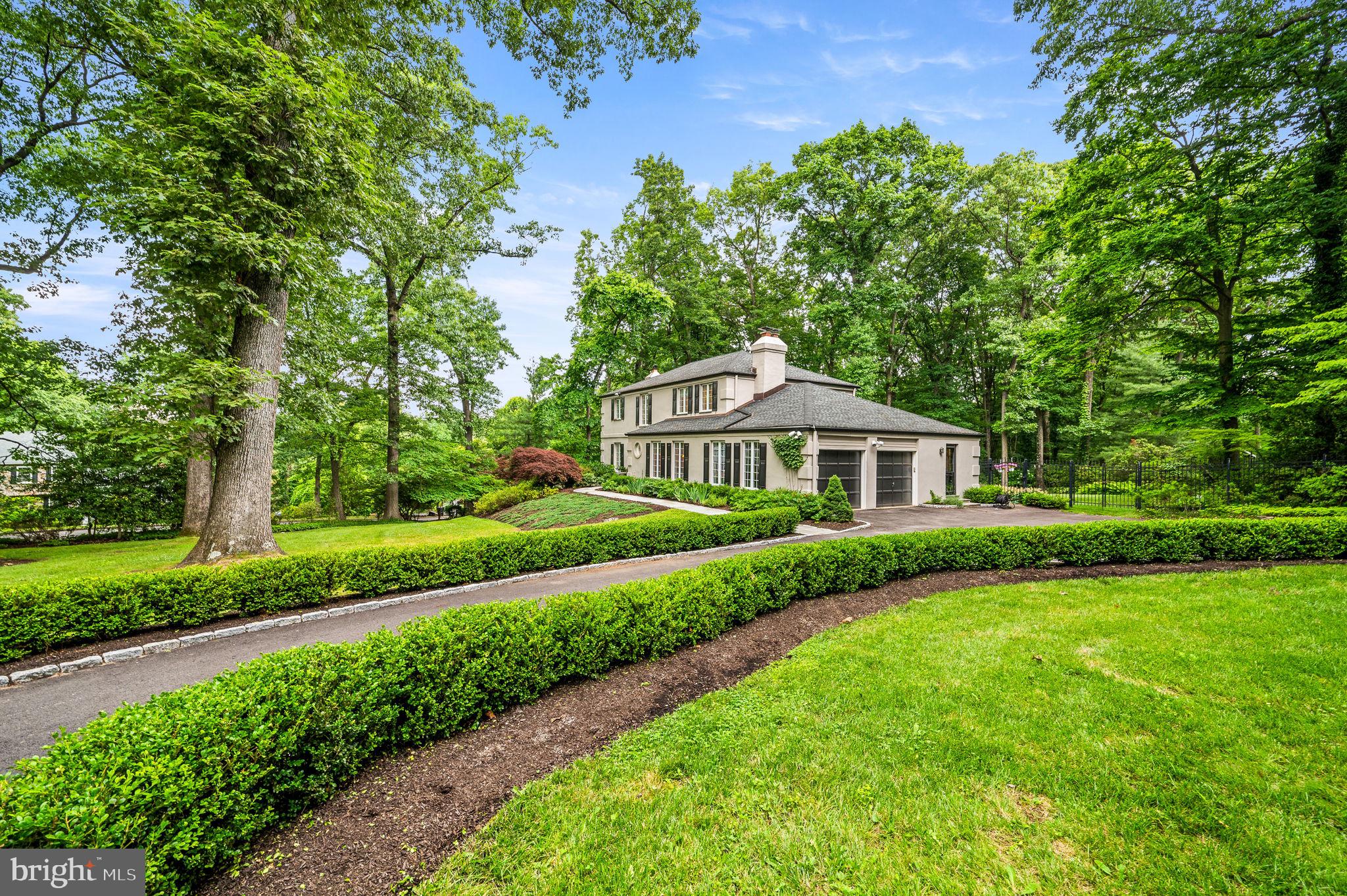 460 WOODLAND CIRCLE