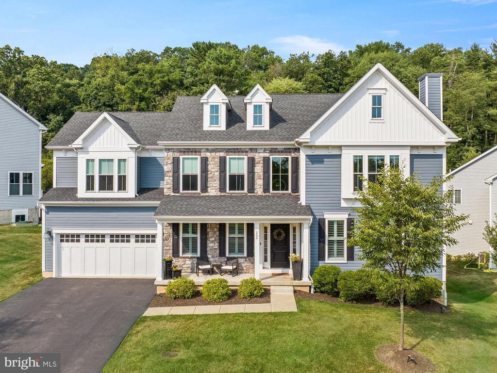 204 S LANDMARK LANE