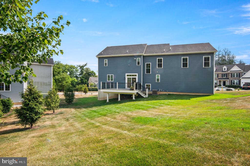 204 S LANDMARK LANE