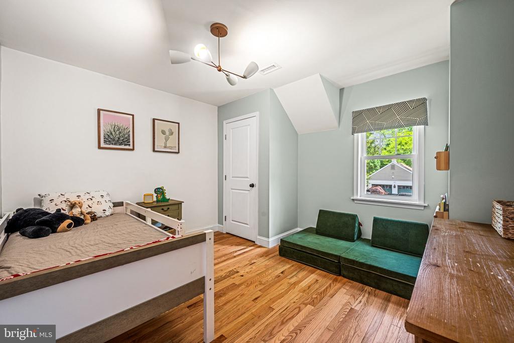 807 PENN STREET