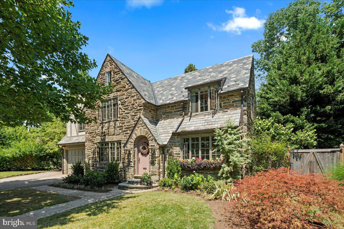 7811 PINE ROAD