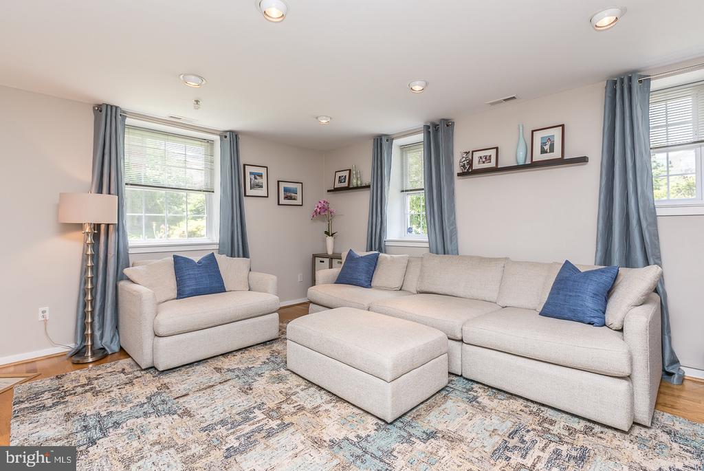 104 WOODSIDE AVENUE B103