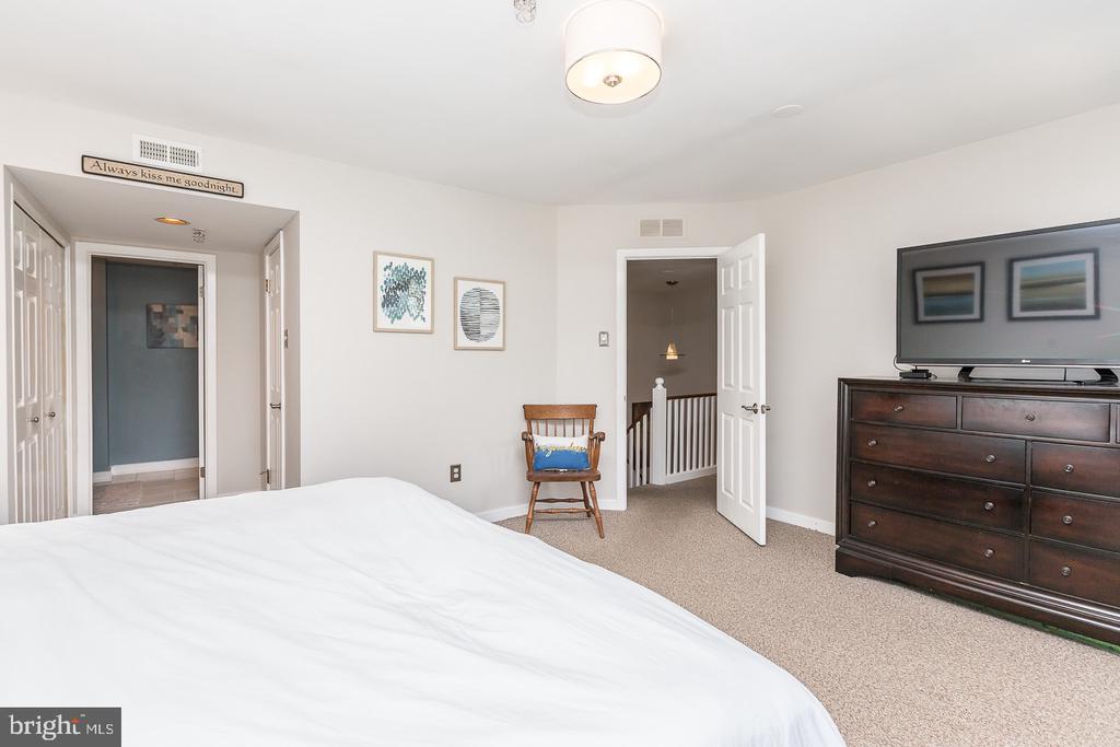 104 WOODSIDE AVENUE B103