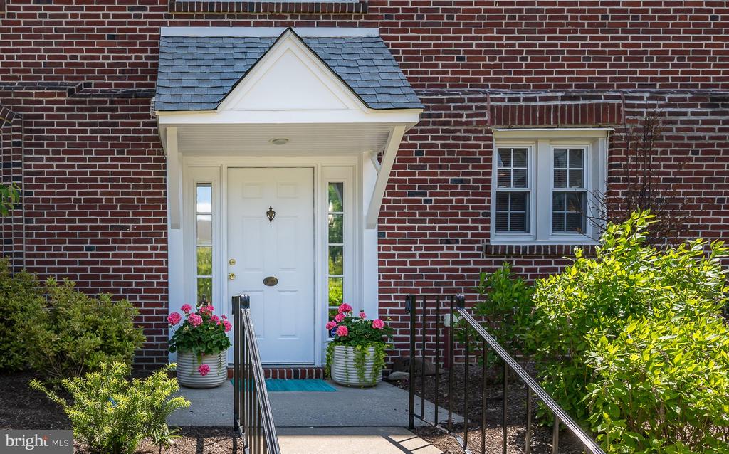 104 WOODSIDE AVENUE B103