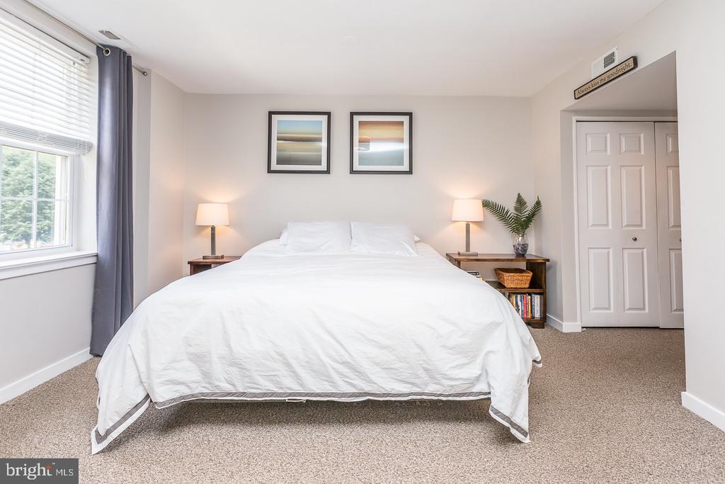 104 WOODSIDE AVENUE B103