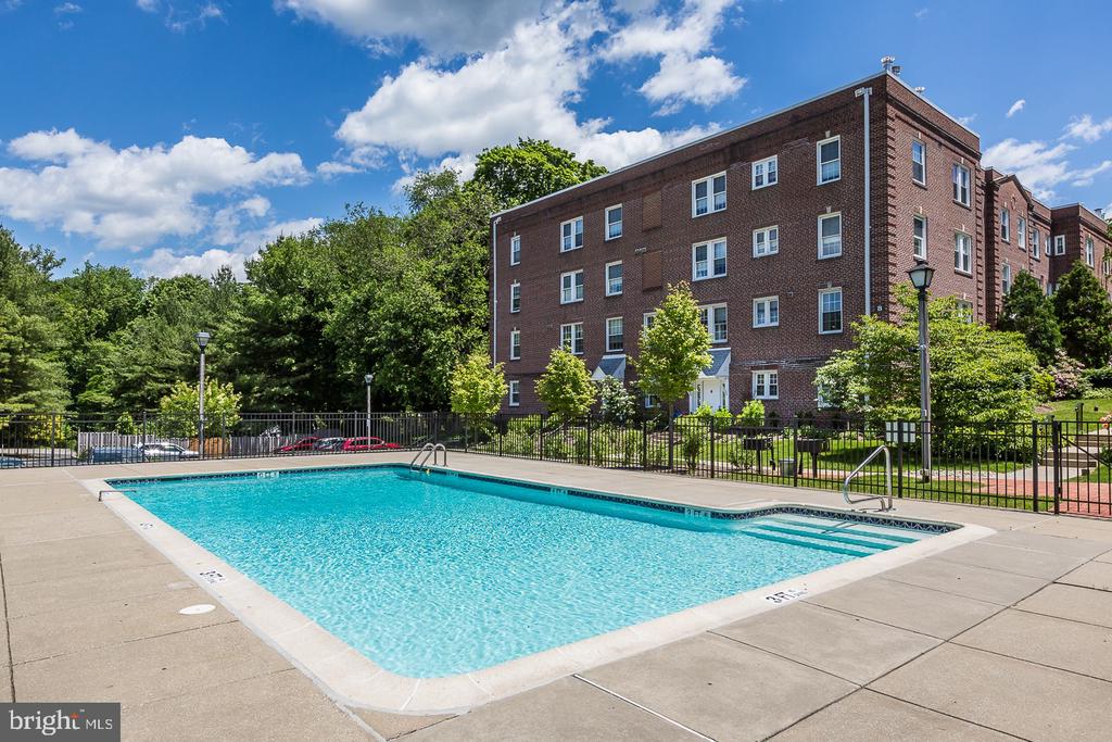 104 WOODSIDE AVENUE B103