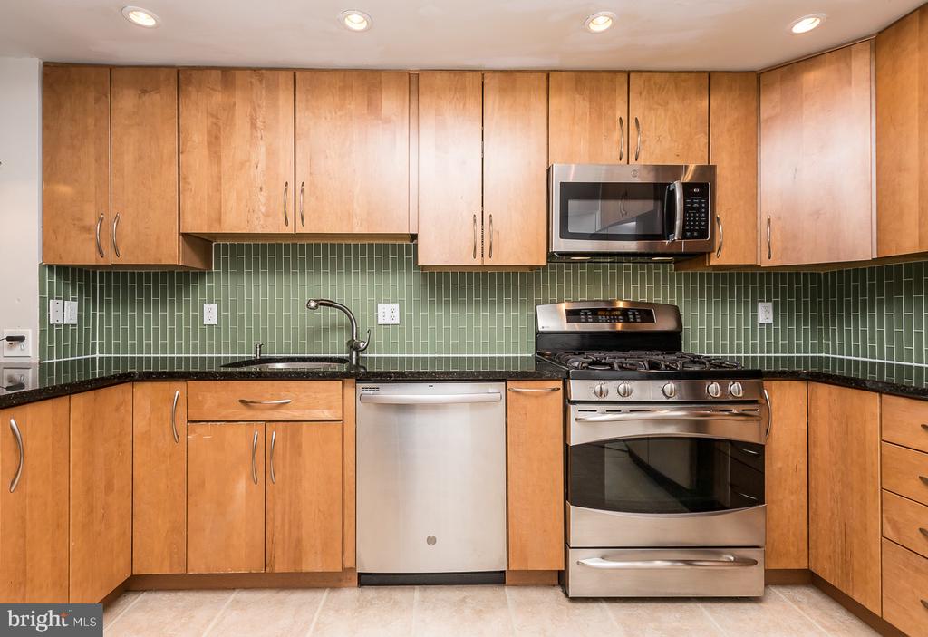 104 WOODSIDE AVENUE B103