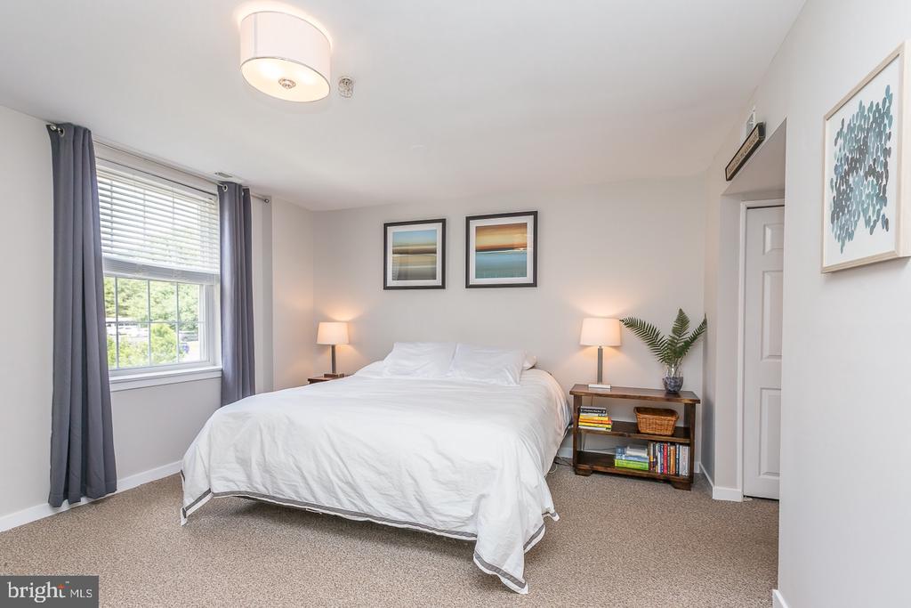 104 WOODSIDE AVENUE B103