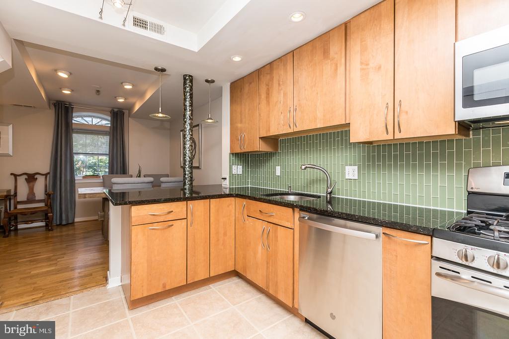 104 WOODSIDE AVENUE B103