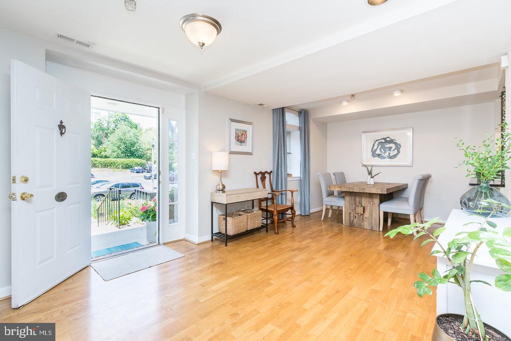 104 WOODSIDE AVENUE B103