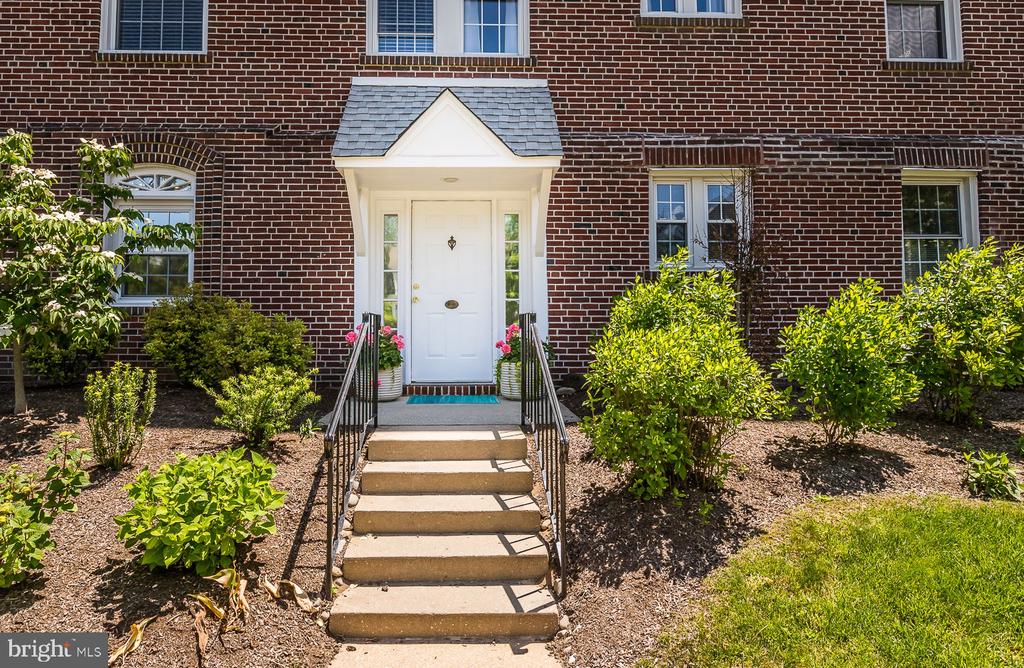 104 WOODSIDE AVENUE B103