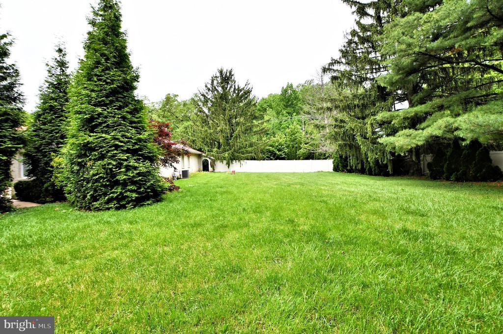 848 TENNIS AVENUE