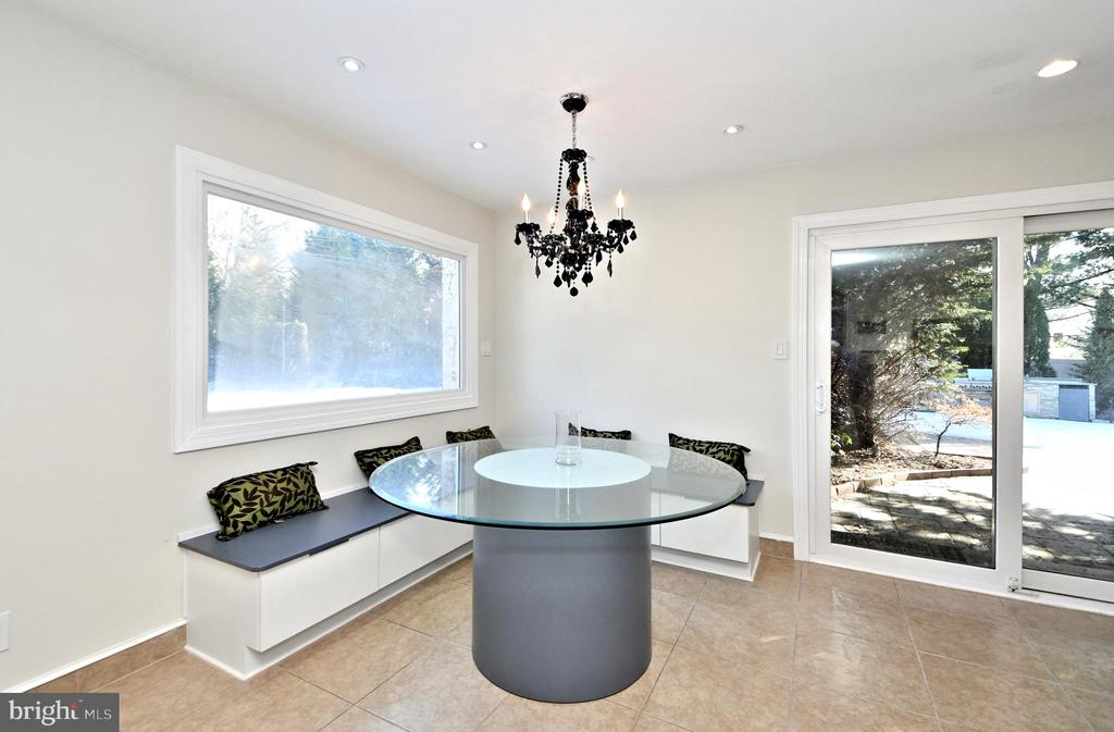 848 TENNIS AVENUE
