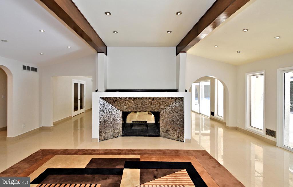 848 TENNIS AVENUE