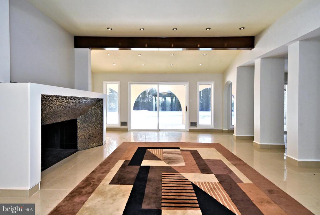 848 TENNIS AVENUE