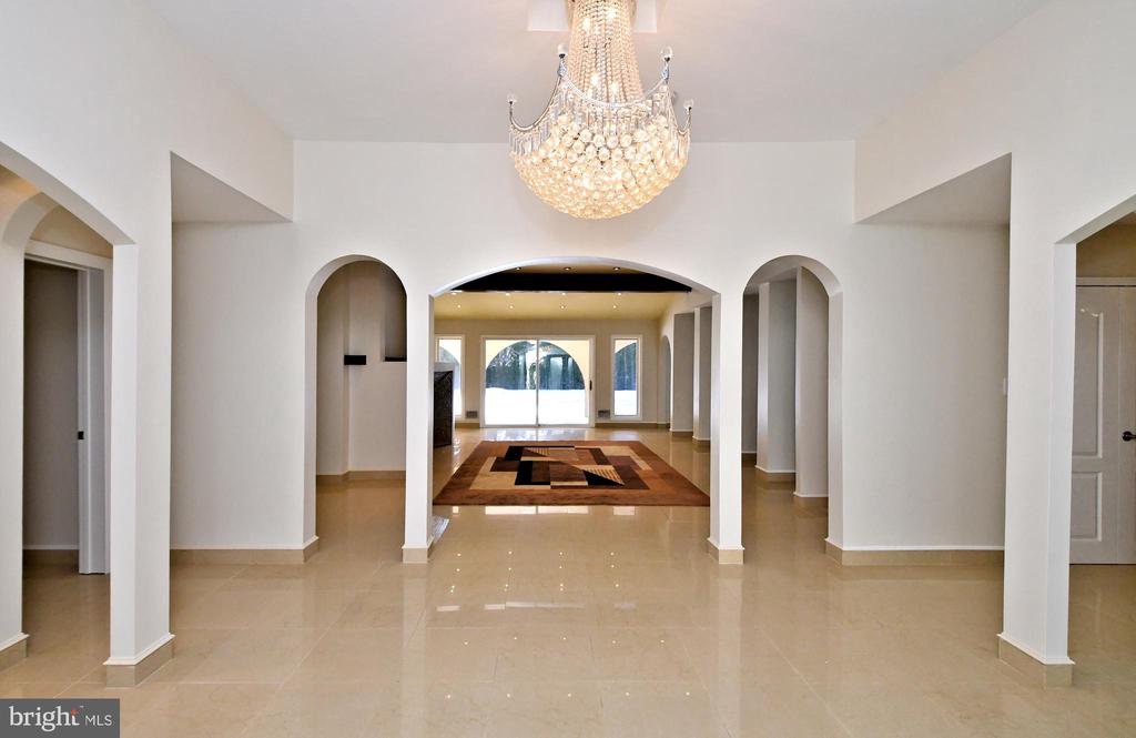 848 TENNIS AVENUE
