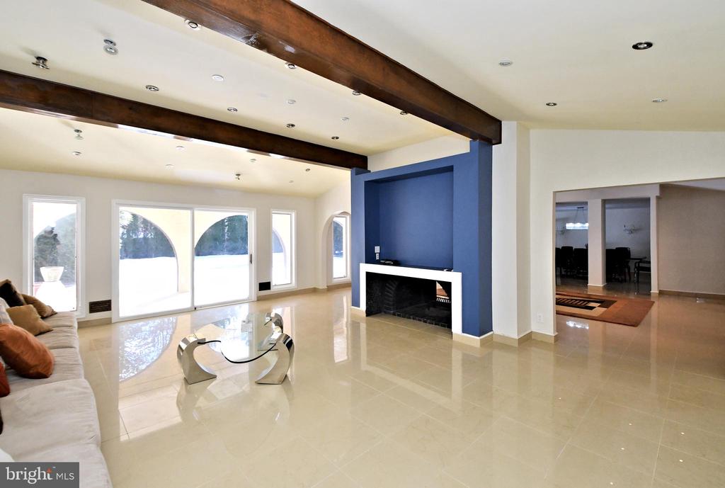 848 TENNIS AVENUE