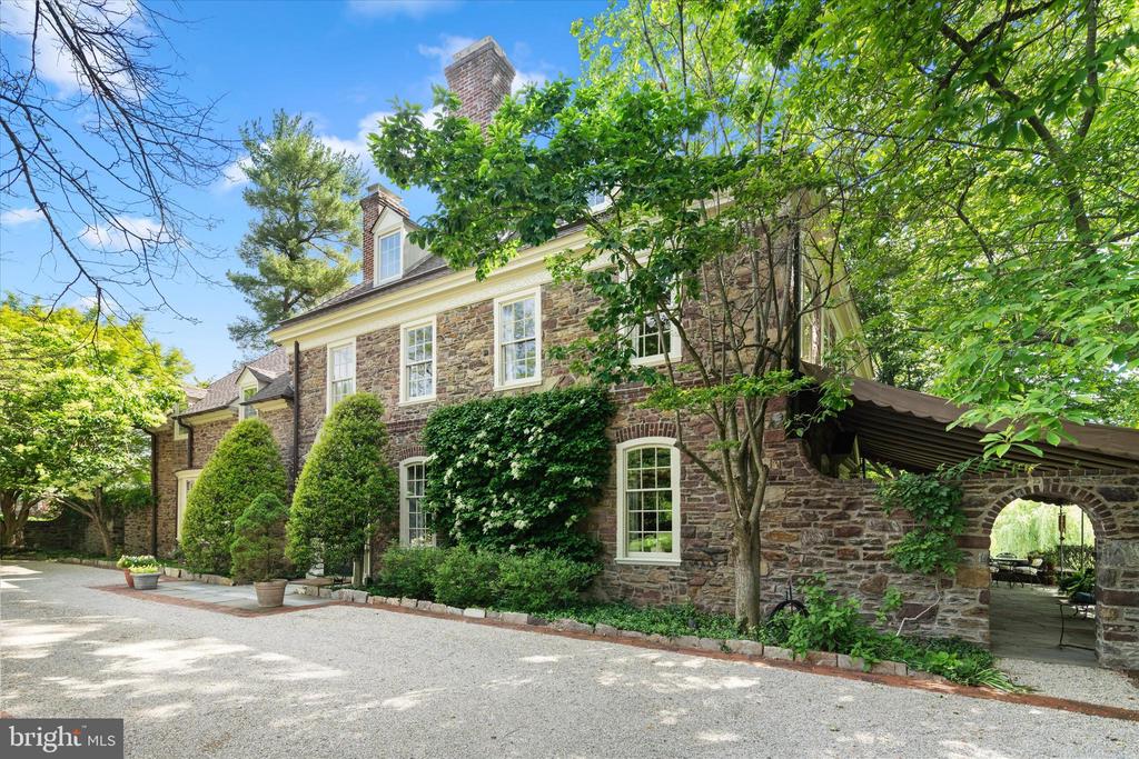 805 EVANS ROAD