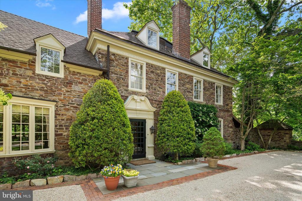 805 EVANS ROAD