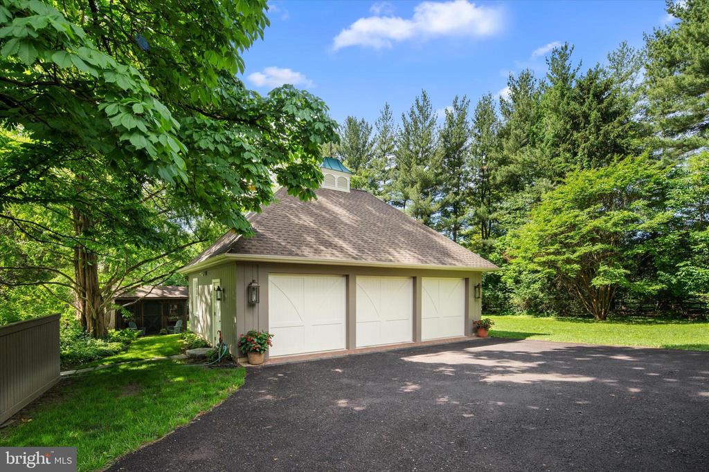 805 EVANS ROAD