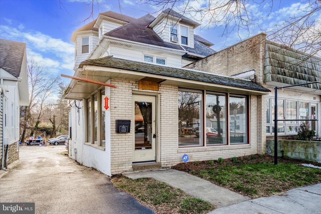 229 S EASTON ROAD