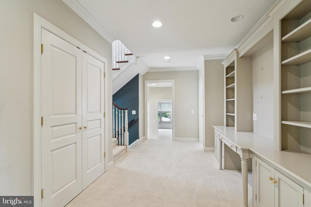 1330 FENIMORE LANE