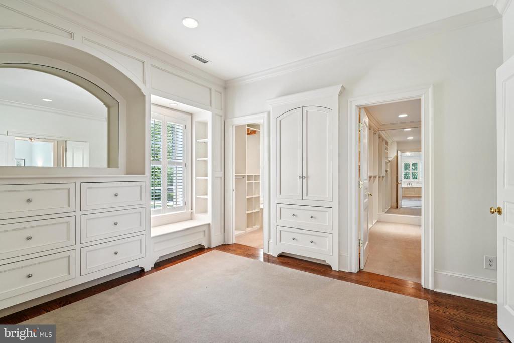 1330 FENIMORE LANE