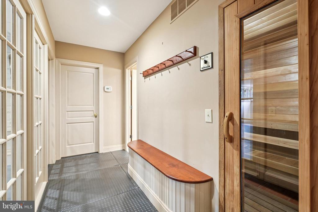 1330 FENIMORE LANE