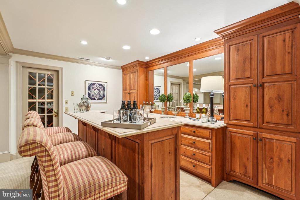 1330 FENIMORE LANE