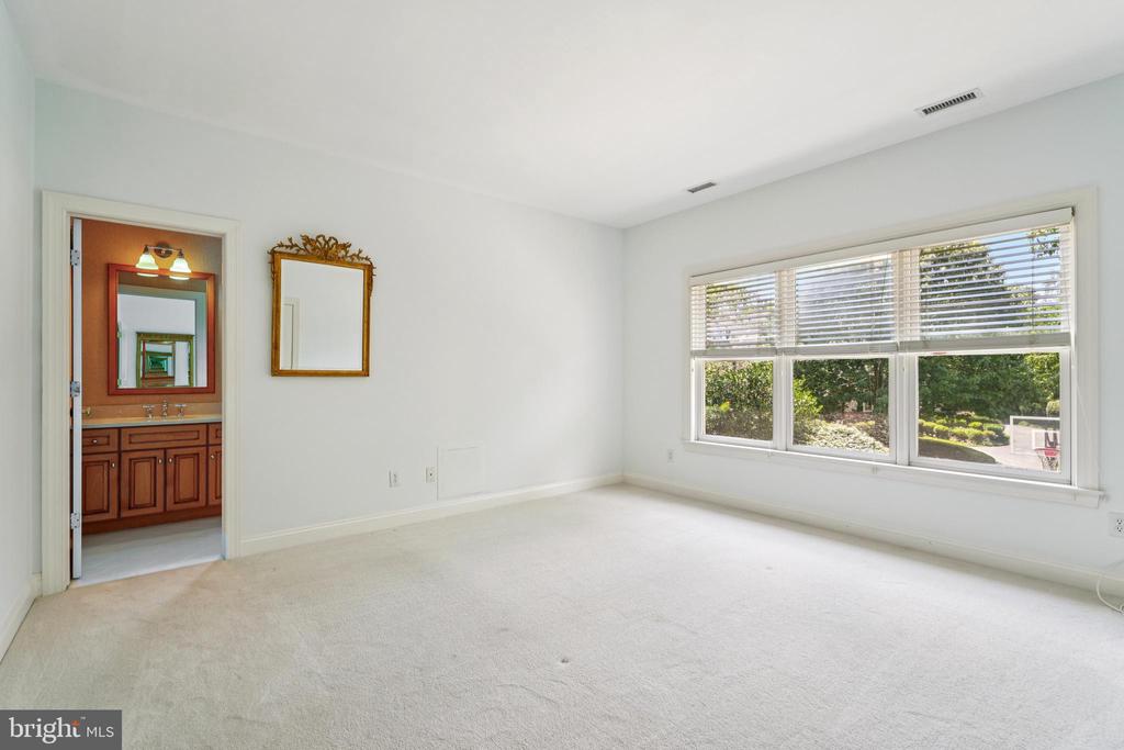 1330 FENIMORE LANE